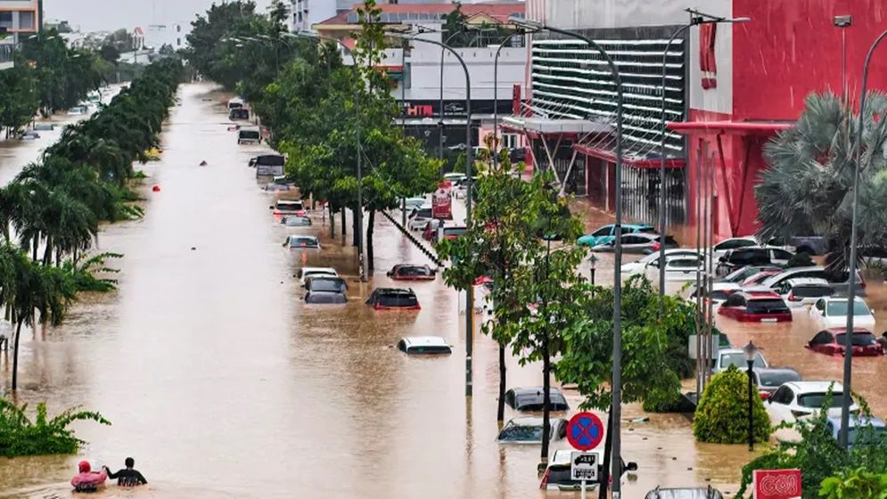 ভয়াবহ বন্যায় ভিয়েতনামে নিহত ৪১