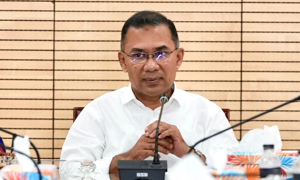 গণতন্ত্রকে প্রাতিষ্ঠানিক রূপ দিতে কাজ করছে সরকার: প্রধানমন্ত্রী