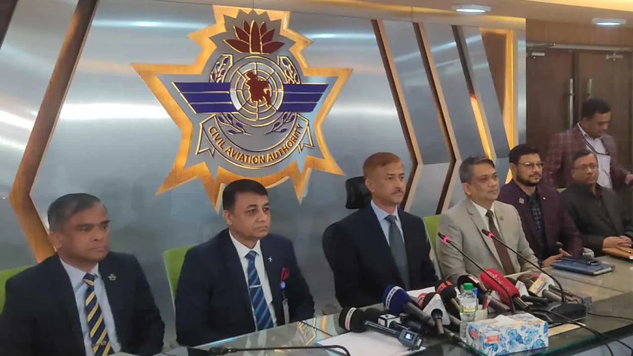 শাহজালালে ইমপোর্ট কুরিয়ার সেকশন থেকে আগুনের সূত্রপাত : বেবিচক চেয়ারম্যান