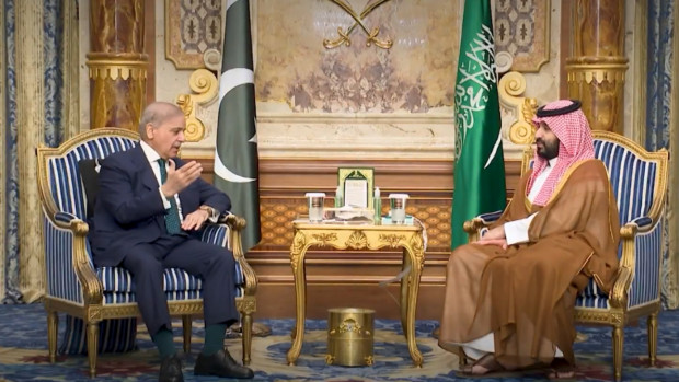 মার্কিন  যুক্তরাষ্ট্র-ইরান সংলাপ নিয়ে জেদ্দায় সৌদি-পাকিস্তান বৈঠক
