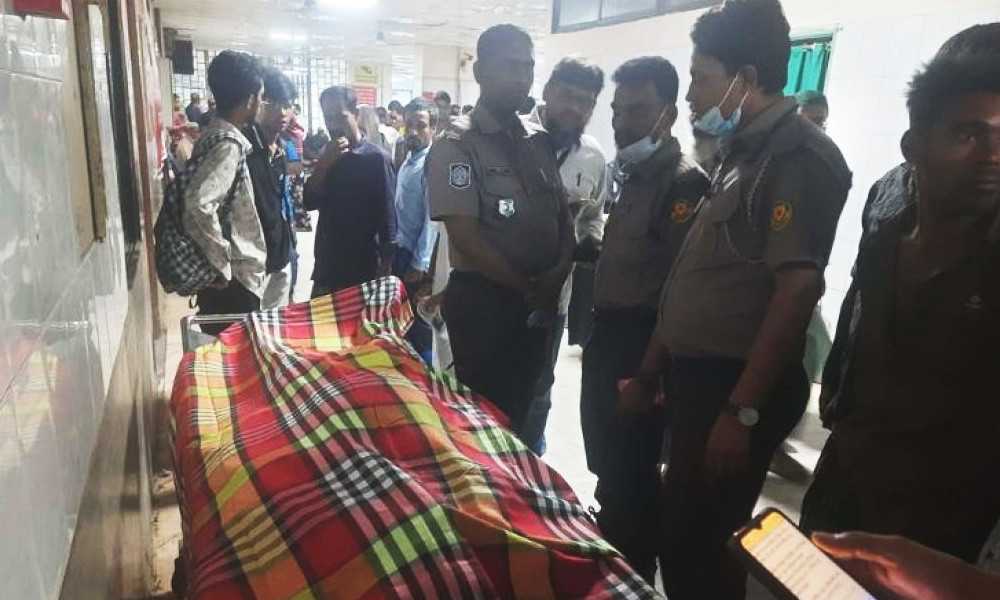 বাজধানীর নিউ মার্কেটে দুর্বৃত্তের গুলিতে এক ব্যক্তি নিহত