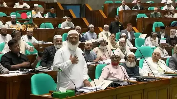 সংসদে বিরোধী দলের ওয়াকআউট