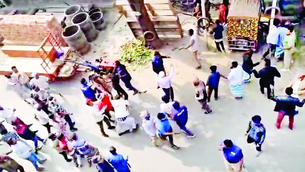 ভোটের মাঠে প্রথম দিনেই দেশের বিভিন্ন স্থানে হামলা সংঘর্ষ, আহত ২০