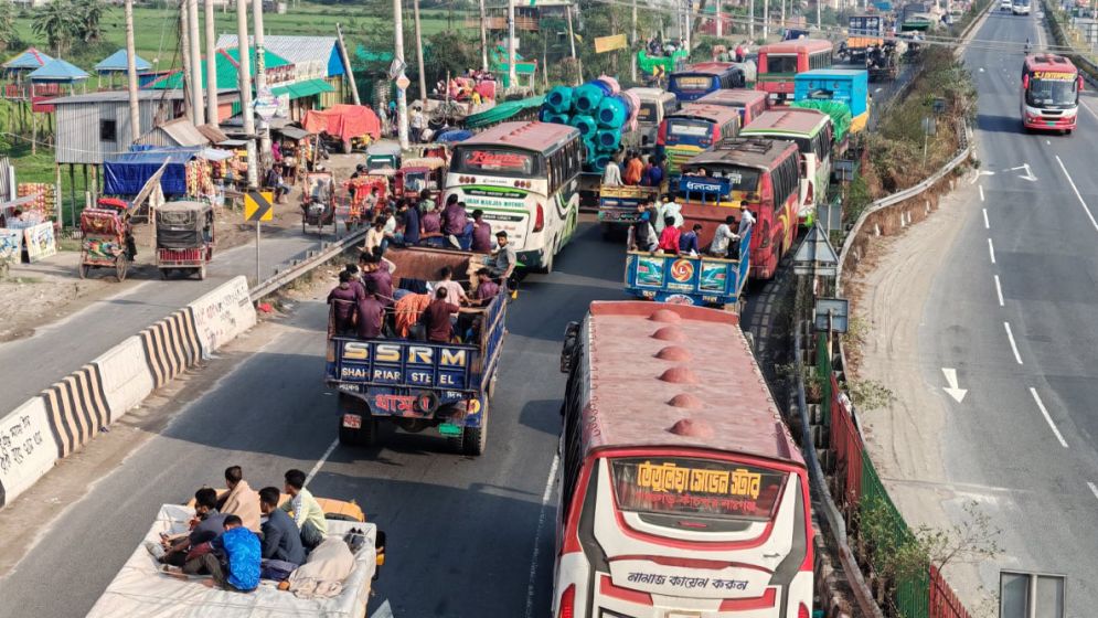 ঈদযাত্রায় ঢাকা-টাঙ্গাইল মহাসড়কে ২০ কিলোমিটার যানজট