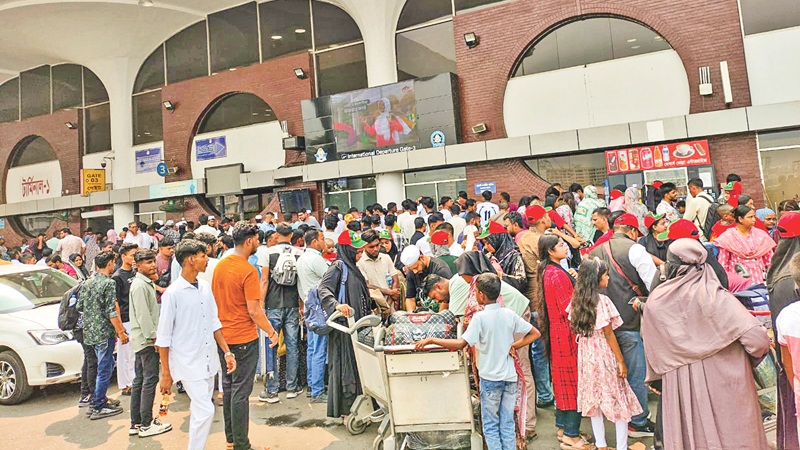 সৌদিগামী বিমান চলাচলে বিধিনিষেধ: ১৪১ ফ্লাইট বাতিল, ভোগান্তিতে ২১ হাজারের বেশি যাত্রী