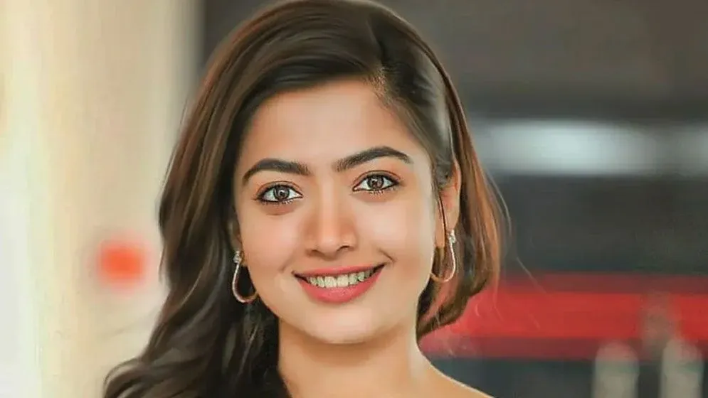 রাশমিকা ঘরে, যে কথা বললেন অভিনেত্রী