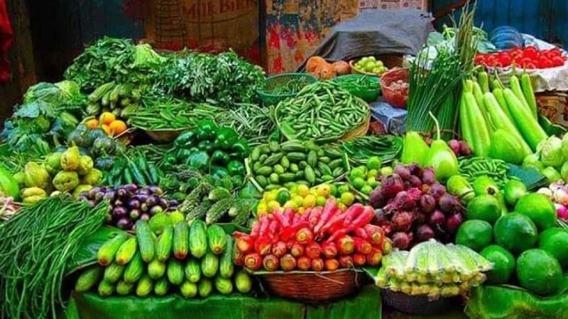 বাজারে সবজিসহ নিত্যপণ্যে দামে ফের অস্থিরতা