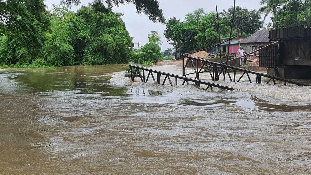 দেশের উত্তর-পূর্বাঞ্চলে আকস্মিক বন্যার আভাস