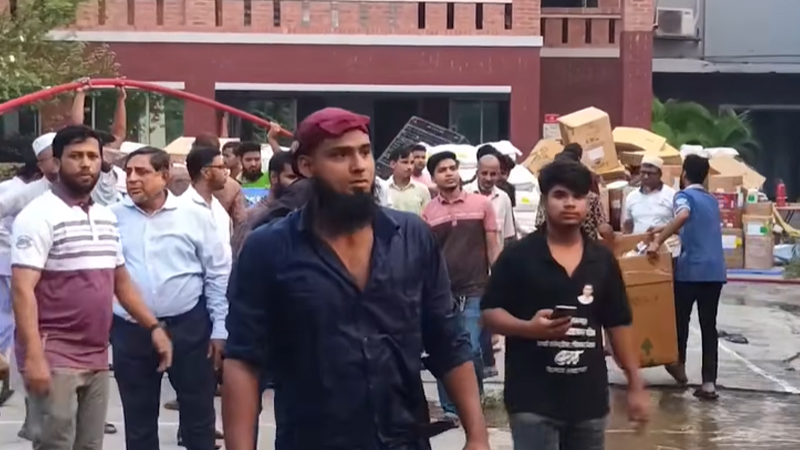 গাজীপুরে ইবনে সিনা ওষুধ কারখার আগুন নিয়ন্ত্রণে