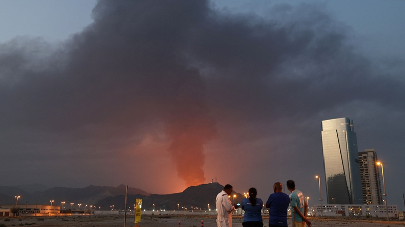 আবুধাবি-দুবাইয়ের বন্দর এলাকা এবার খালির নির্দেশ ইরানের