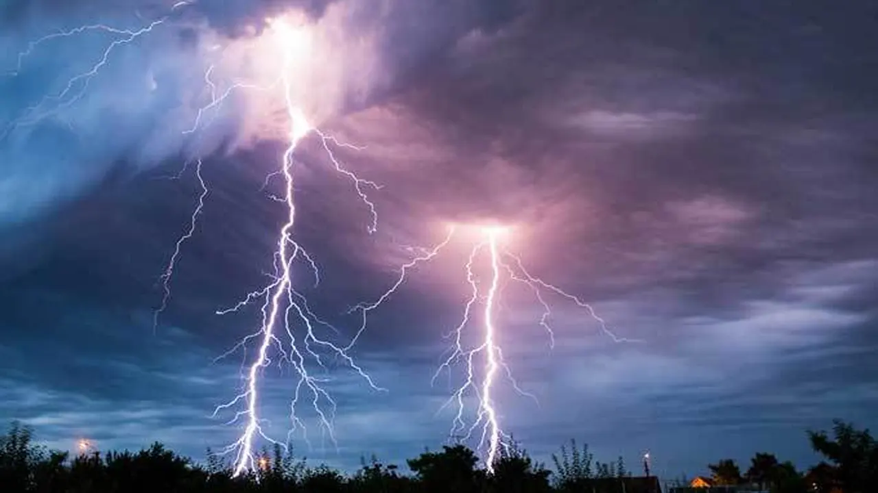 দেশের যে নব এলাকায় বজ্রবৃষ্টি ঝরতে পারে