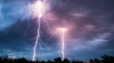 দেশের বিভিন্ন স্থানে বজ্রপাতে নারী ও শিশুসহ একদিনেই ১১ জনের মৃত্যু হয়েছে