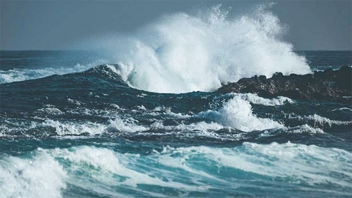 আঘাত হানলো ঘূর্ণিঝড় মন্থা ব্যাপক ক্ষতির আশঙ্কা