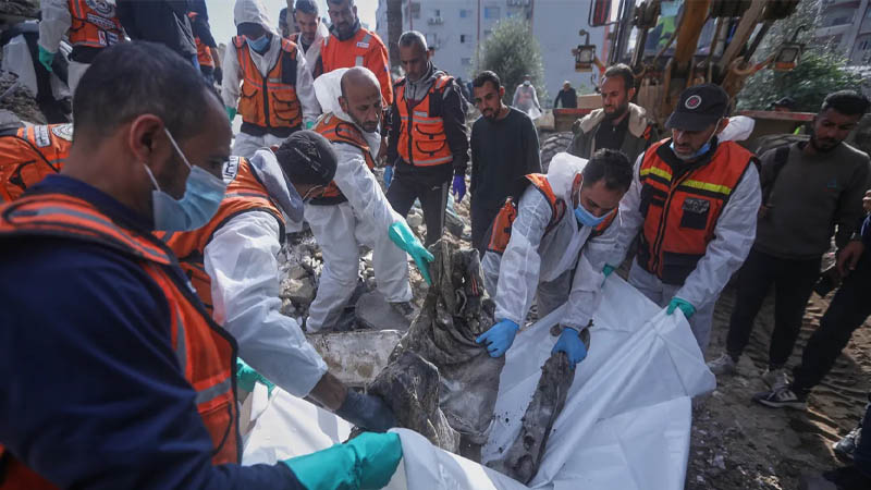 গাজায় ধ্বংসস্তূপ থেকে আরও ৯৪ ফিলিস্তিনির মরদেহ উদ্ধার
