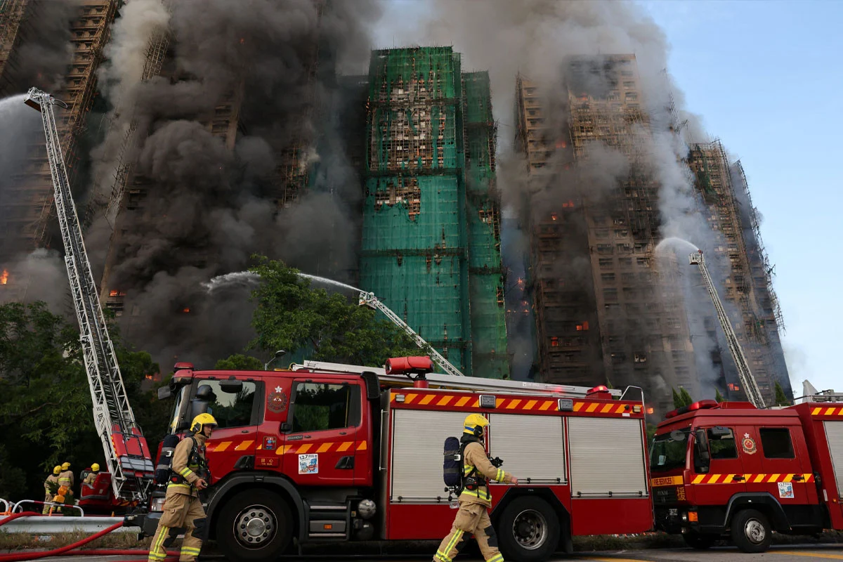 হংকংয়ে আবাসিক ভবনে ভয়াবহ আগুনে নিহত ৪৪, নিখোঁজ ২৭৯
