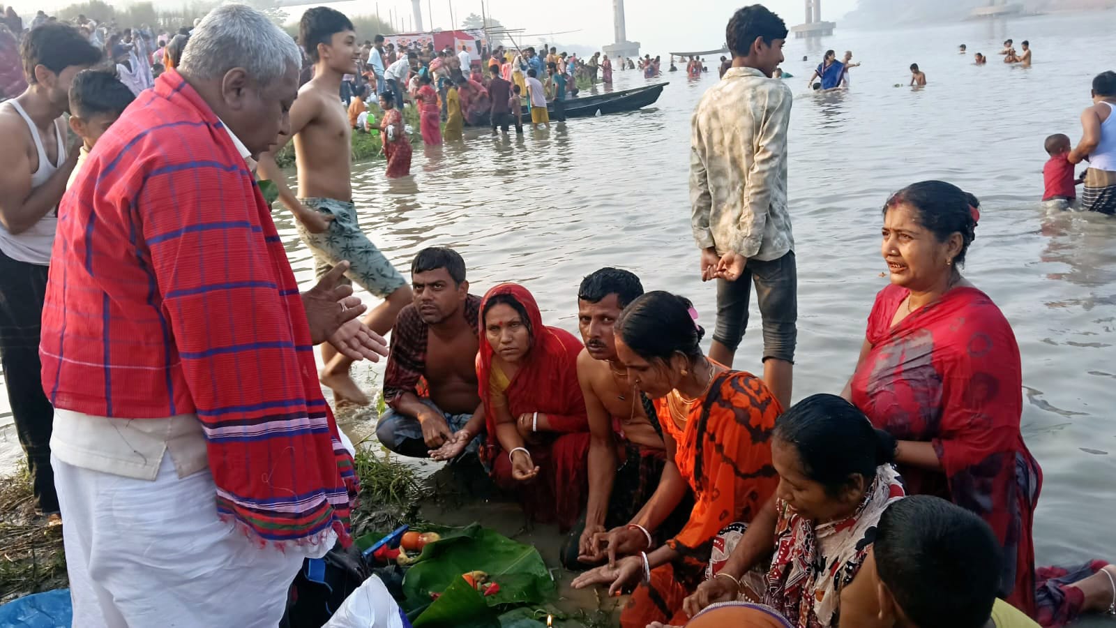 কিশোরগঞ্জে অষ্টমী স্নানে লাখো পূণ্যার্থীর ঢল