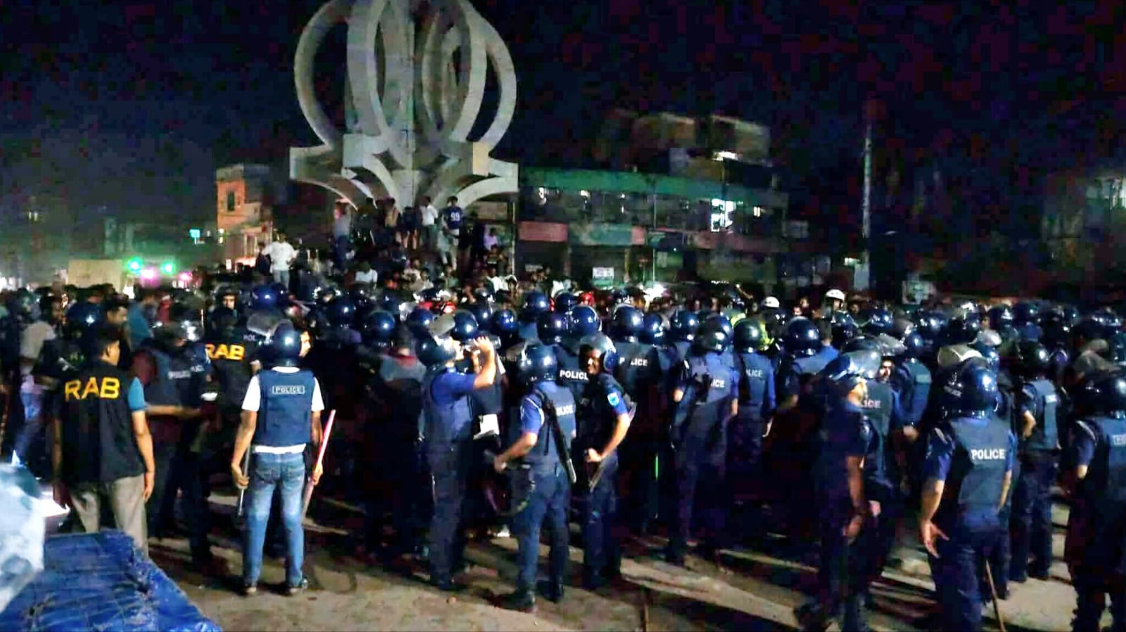 ভৈরবে টানা ৪ঘন্টা রণক্ষেত্র ঢাকা-সিলেট মহাসড়ক, বন্ধ ছিল যান চলাচল