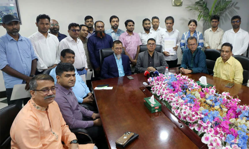 ​ইস্ট ওয়েস্ট মিডিয়ার ১৭ সাংবাদিককে বসুন্ধরা গ্রুপের বিশেষ সম্মাননা