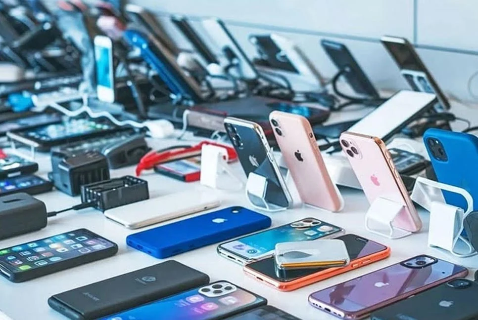 এবার মোবাইল ফোন আমদানিতে ৬০% শুল্ক কমালো এনবিআর