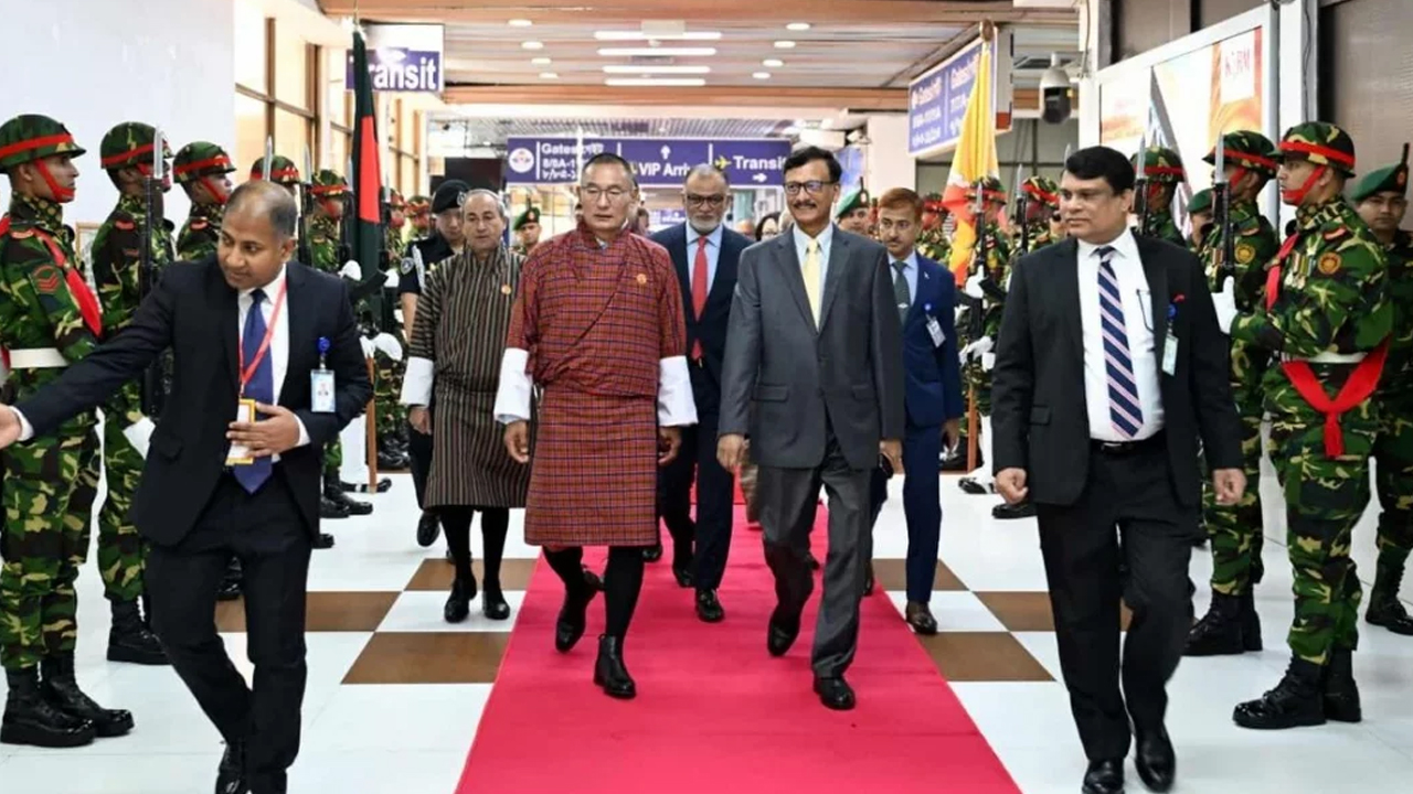 ভুটানের প্রধানমন্ত্রী ঢাকা ছাড়লেন