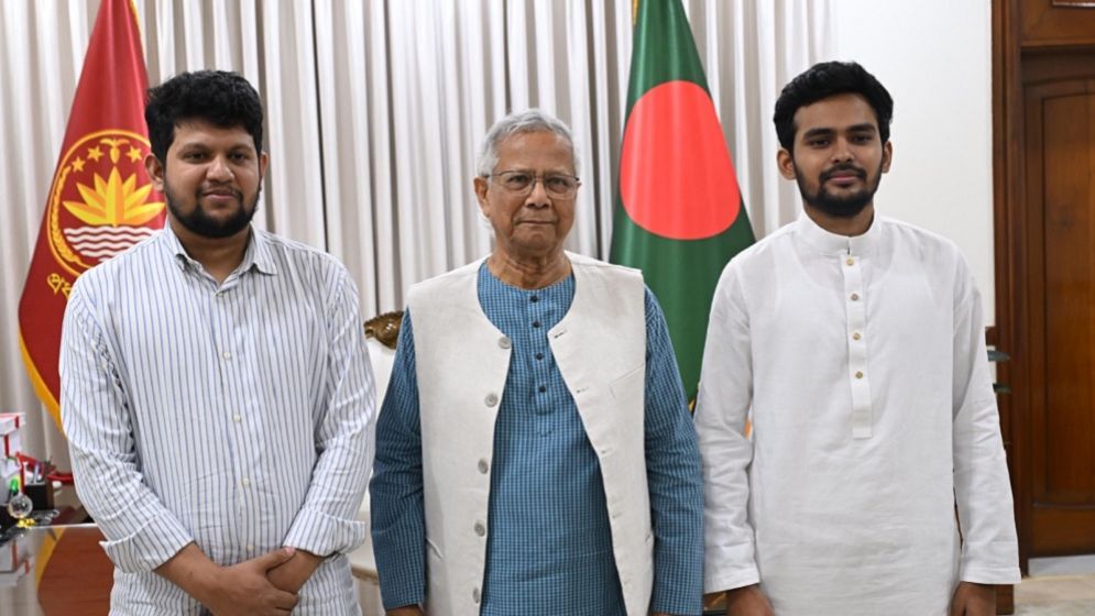 মাহফুজ-আসিফের পদত্যাগপত্র গ্রহণ করে যা বললেন প্রধান উপদেষ্টা