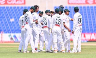 অবশেষে মিরাজের হাত ধরে আসল টাইগারদের সাফল্য