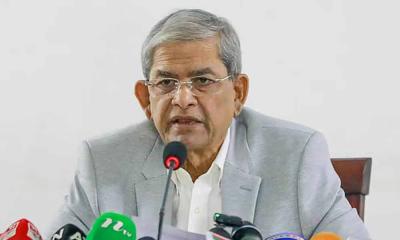 প্রতিবেশী দেশের সঙ্গে সম্পর্ক স্থিতিশীল রাখতে চায় সরকার : মির্জা ফখরুল