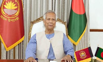 প্রধান উপদেষ্টার সঙ্গে বৈঠক করতে যমুনায় তিন বাহিনী প্রধান প্রধান উপদেষ্টার সঙ্গে বৈঠক করতে যমুনায় তিন বাহিনী প্রধান