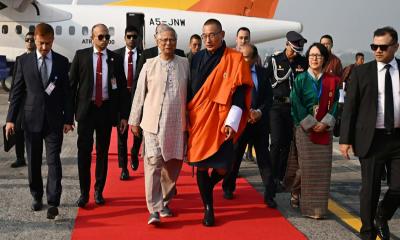 ভুটানের প্রধানমন্ত্রী শেরিং টোবগে ঢাকায় পৌঁছেছেন