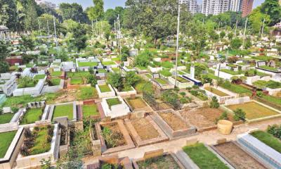 ঢাকার কবরস্থানে সংকট বহুমুখী, শেষ ঠিকানা ঘিরে বাড়ছে অর্থের চাপ
