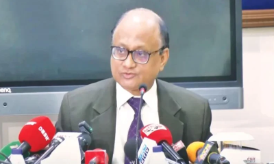 হলফনামা ঠিকমতো যাচাই হলে শেখ হাসিনার প্রার্থিতা বাতিল হতো: দুদক চেয়ারম্যান