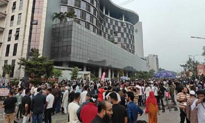 এনইআইআর চালুর প্রতিবাদে এবার বিটিআরসি ভবনে হামলা-ভাঙচুর