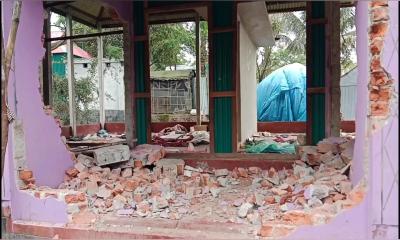 কিশোরগঞ্জে এক কিশোরকে হত্যার জেরে প্রতিপক্ষের শতাধিক বাড়ি-ঘর ভাঙচুর-লুটপাট