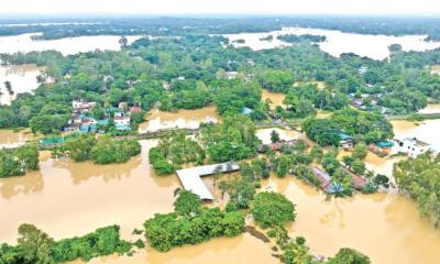 বন্যা ও পাহাড় ধসে সাত জেলায় প্রাণহানি বেড়ে ৫৪