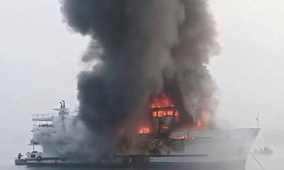 সেন্টমার্টিনগামী জাহাজে এবার আগুন