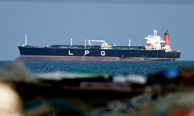 মধ্যপ্রাচ্যের উওেজনায় লাগামহীন জ্বালানি তেলের দাম, বিপাকে ট্রাম্প