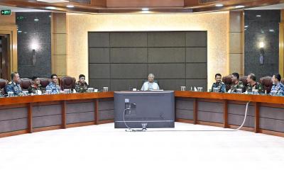 সুষ্ঠু নির্বাচনী পরিবেশ নিশ্চিতে সশস্ত্র বাহিনীর ভূমিকা গুরুত্বপূর্ণ : প্রধান উপদেষ্টা