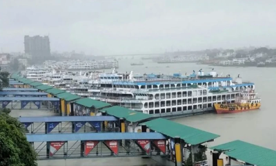 সারাদেশে সব ধরনের নৌযান চলাচল বন্ধ ঘোষণা
