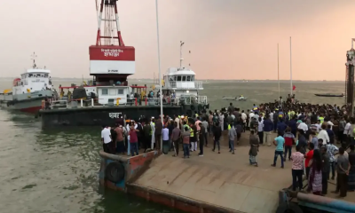 নদীতে পরে যাওয়া বাসটি ৯০ ফুট পানির নীচে, চলছে উদ্ধারকাজ