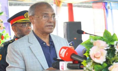 দেশে কারাবন্দিদের নিরাপত্তার পাশাপাশি মানবাধিকার নিশ্চিত করতে হবে: স্বরাষ্ট্র উপদেষ্টা