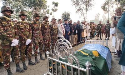 কুড়িগ্রামে রাষ্ট্রীয় মর্যাদায়  নিহত দুই সেনার দাফন সম্পন্ন