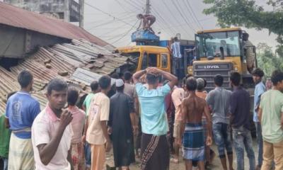 পাটগ্রামে ট্রাকচাপায় ইজিবাইকের ৩ যাত্রী নিহত