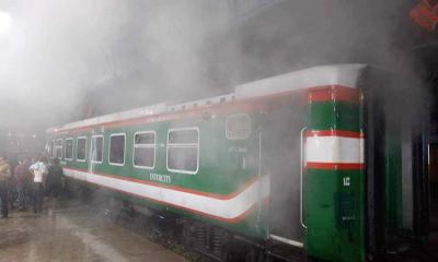 রেলের উপবন এক্সপ্রেসে আগুন, সিলেটের সঙ্গে রেল যোগাযোগ বন্ধ