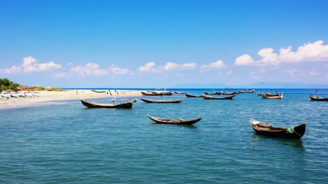 পর্যটকদের সেন্টমার্টিন যাত্রায় জালিয়াত চক্র!