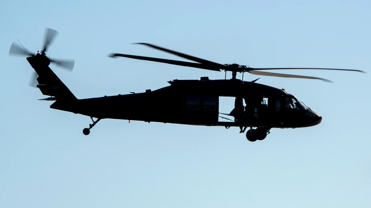 বিধ্বস্ত মার্কিন যুদ্ধবিমানের পাইলটদের খুঁজতে যাওয়া হেলিকপ্টারও ভূপাতিত