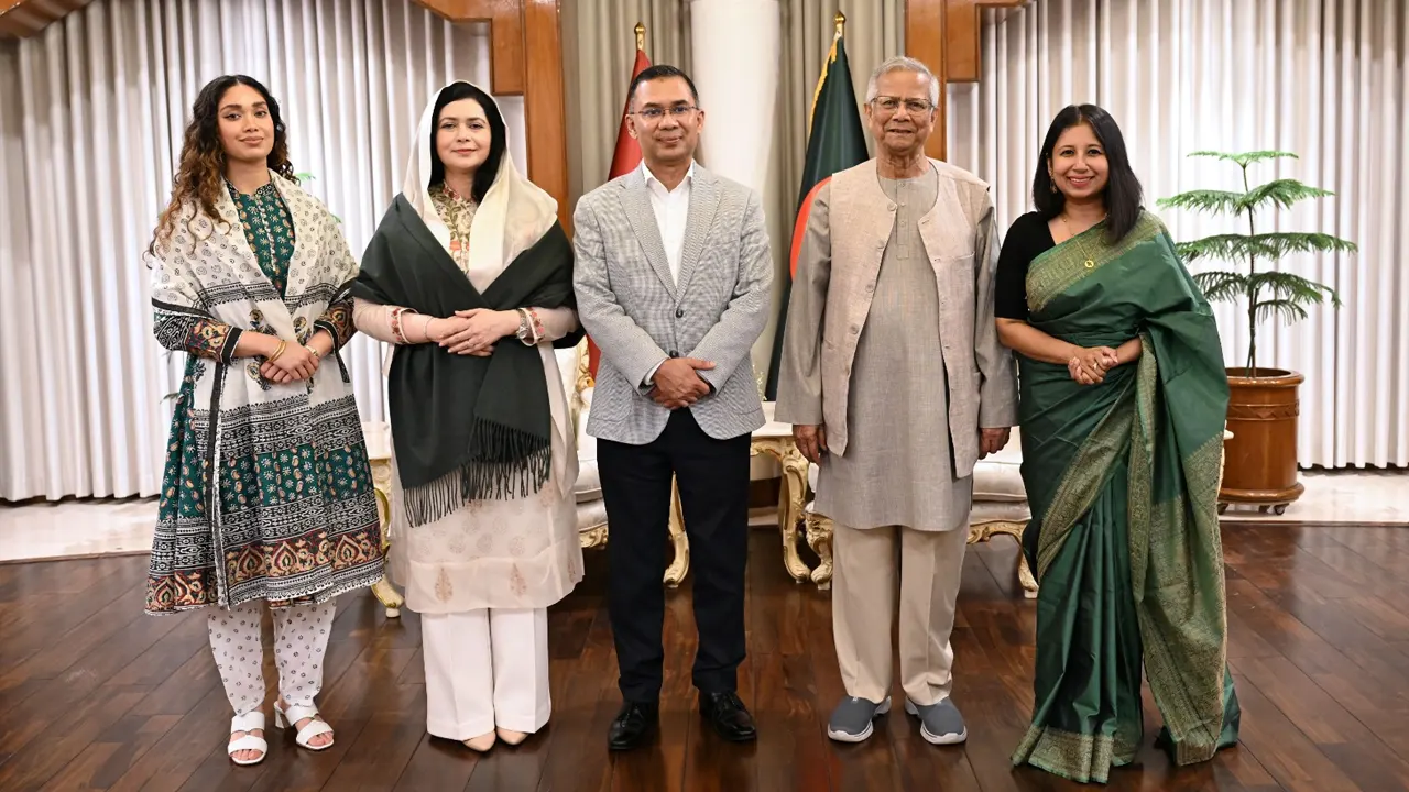 প্রধান উপদেষ্টার সঙ্গে তারেক রহমানের সৌজন্য সাক্ষাৎ