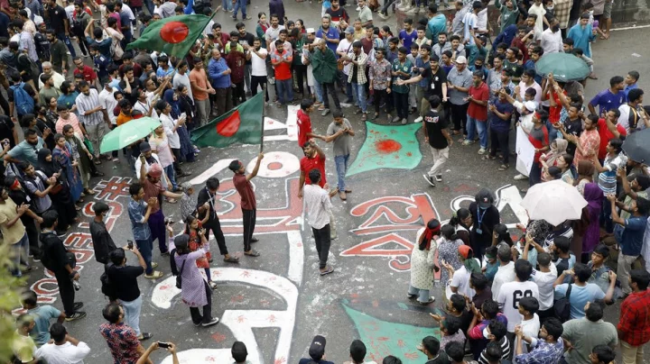 অসহযোগের পাশাপাশি গুরুত্বপূর্ণ পয়েন্টে গণসমাবেশ