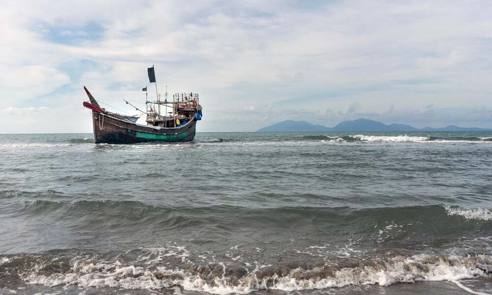 আন্দামান সাগরে নৌকাডুবি, বাংলাদেশিসহ নিখোঁজ ২৫০