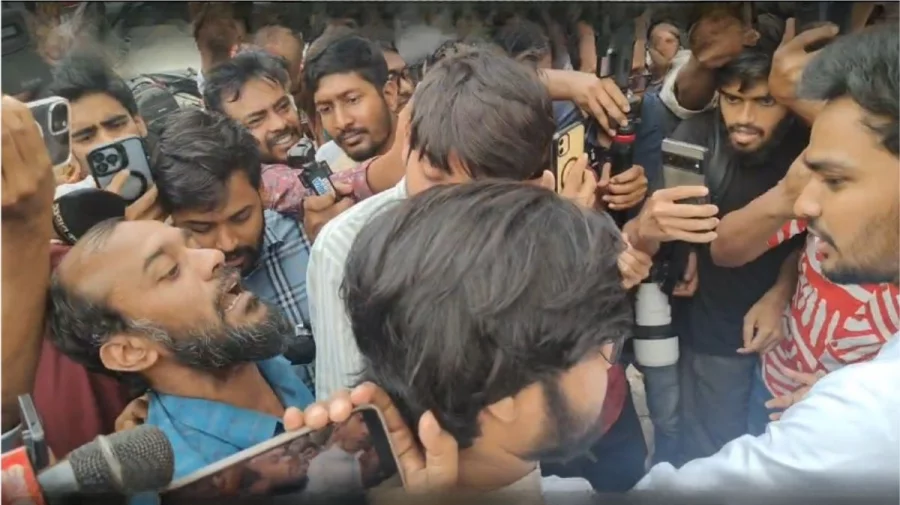 বন্যার টাকার হিসাব চেয়ে হট্টগোল.এবার তোপের মুখে আসিফ মাহমুদ