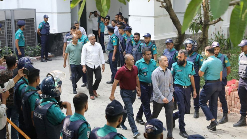 ট্রাইব্যুনালে ১৩ সেনা কর্মকর্তা